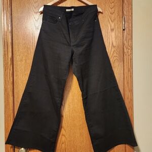 Levi's 318 Shaping Wide Leg Jeans, Size 32 - Flattering & Chic!
